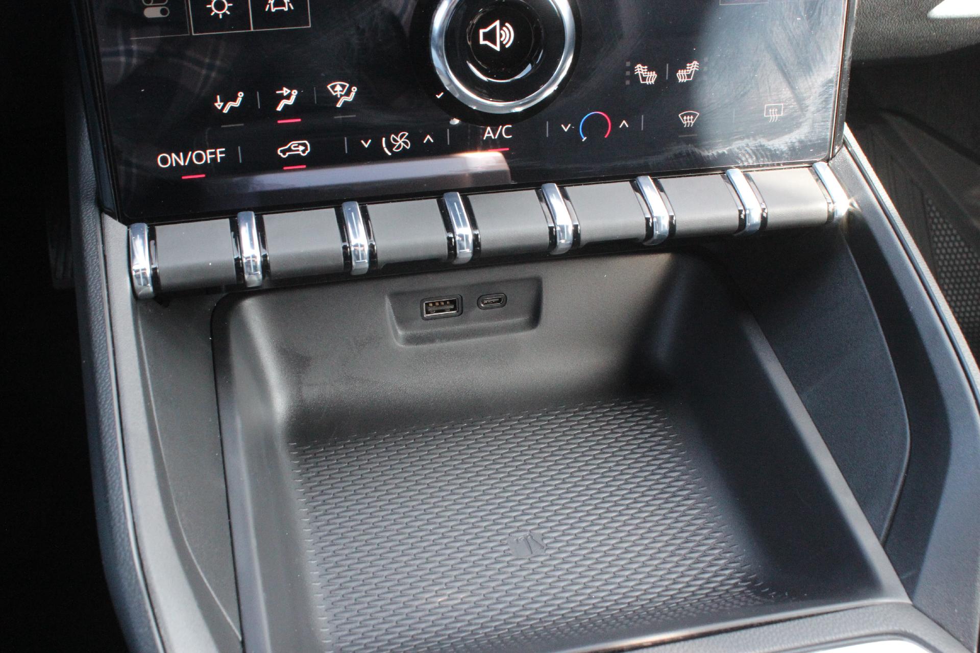 2025 GMC Terrain Vehicle Photo in AURORA, CO 80012-4011