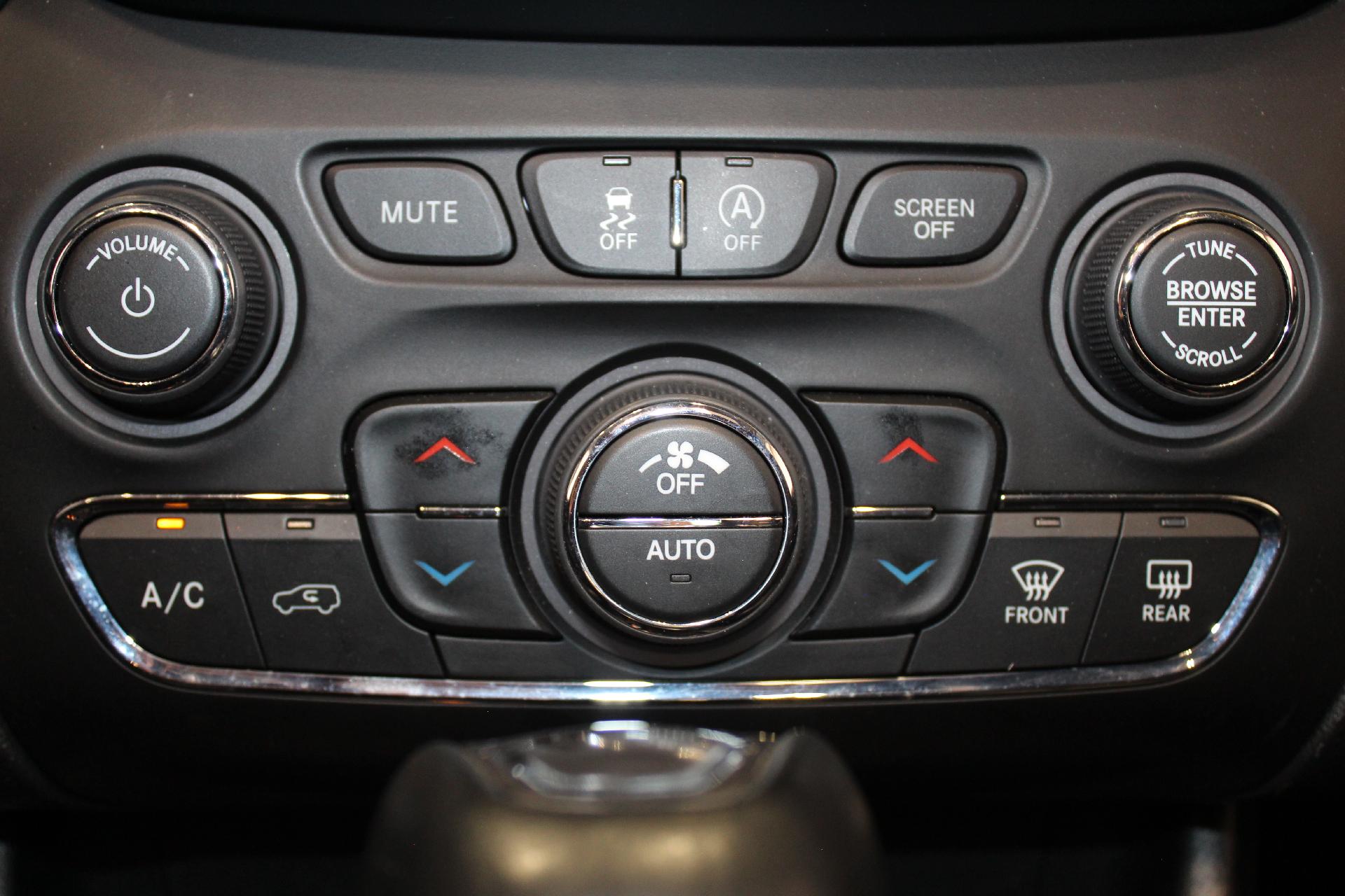 2022 Jeep Cherokee Vehicle Photo in NORTHAMPTON, MA 01060-1120