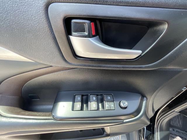 2019 Toyota Highlander Vehicle Photo in BENTONVILLE, AR 72712-4322