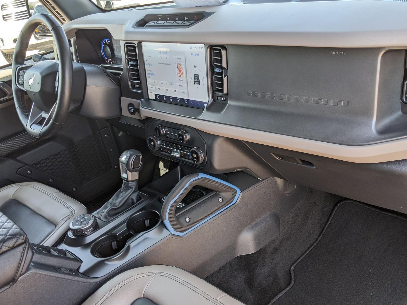 2024 Ford Bronco Vehicle Photo in Seguin, TX 78155