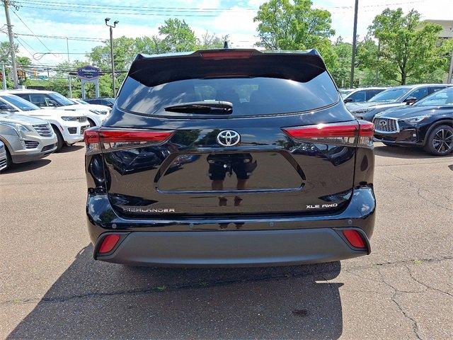 2023 Toyota Highlander Vehicle Photo in Willow Grove, PA 19090