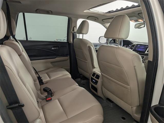 2016 Honda Pilot Vehicle Photo in ENGLEWOOD, CO 80113-6708