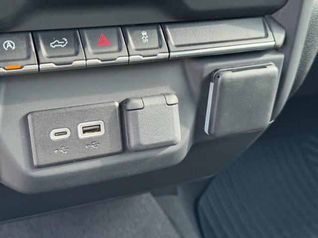 2024 Chevrolet Silverado 1500 Vehicle Photo in COLUMBIA, MO 65203-3903