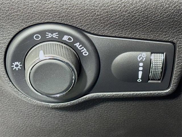 2024 Jeep Compass Vehicle Photo in PUYALLUP, WA 98371-4149