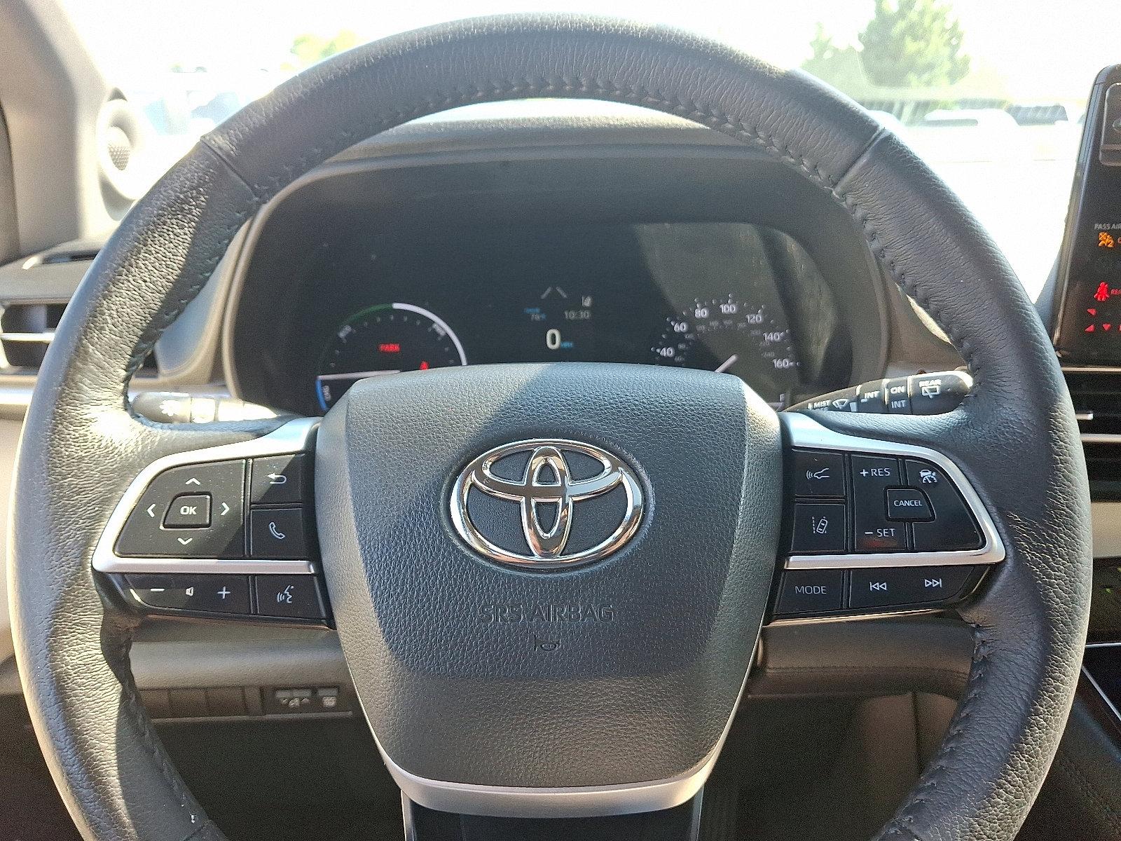 2022 Toyota Sienna Vehicle Photo in Trevose, PA 19053