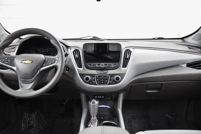 2019 Chevrolet Malibu Vehicle Photo in Akron, OH 44320