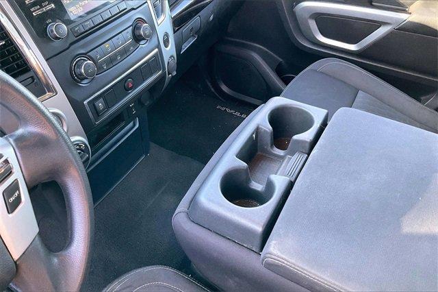 2017 Nissan Titan Vehicle Photo in INDEPENDENCE, MO 64055-1314