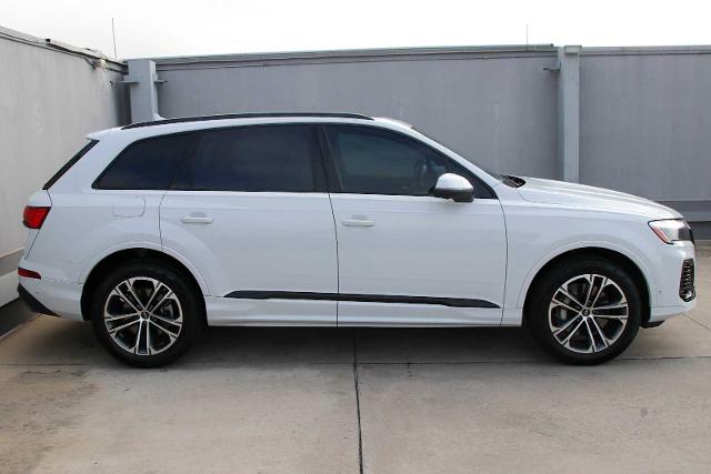 2025 Audi Q7 Vehicle Photo in SUGAR LAND, TX 77478