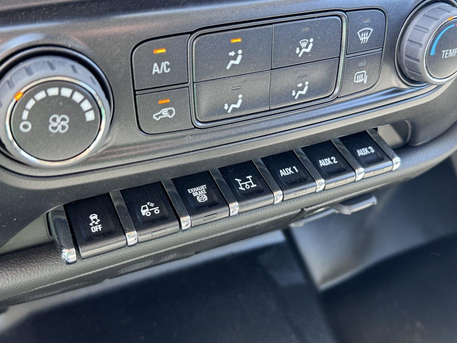 2024 Chevrolet Silverado 5500 HD Vehicle Photo in GEORGETOWN, TX 78626-7508