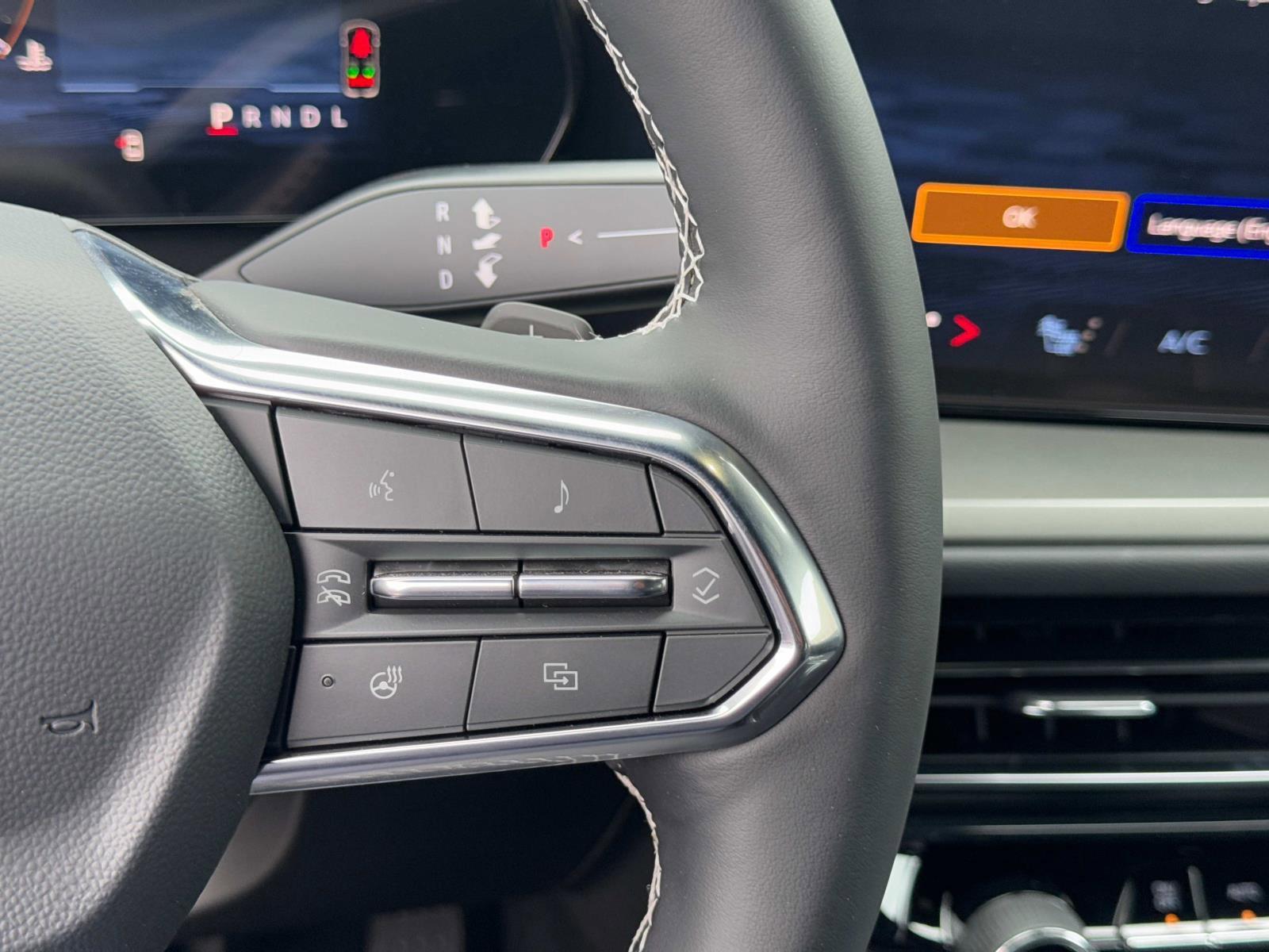 2025 Chevrolet Traverse Vehicle Photo in LOS ANGELES, CA 90007-3794