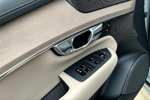 2025 Volvo XC90 Vehicle Photo in Houston, TX 77007