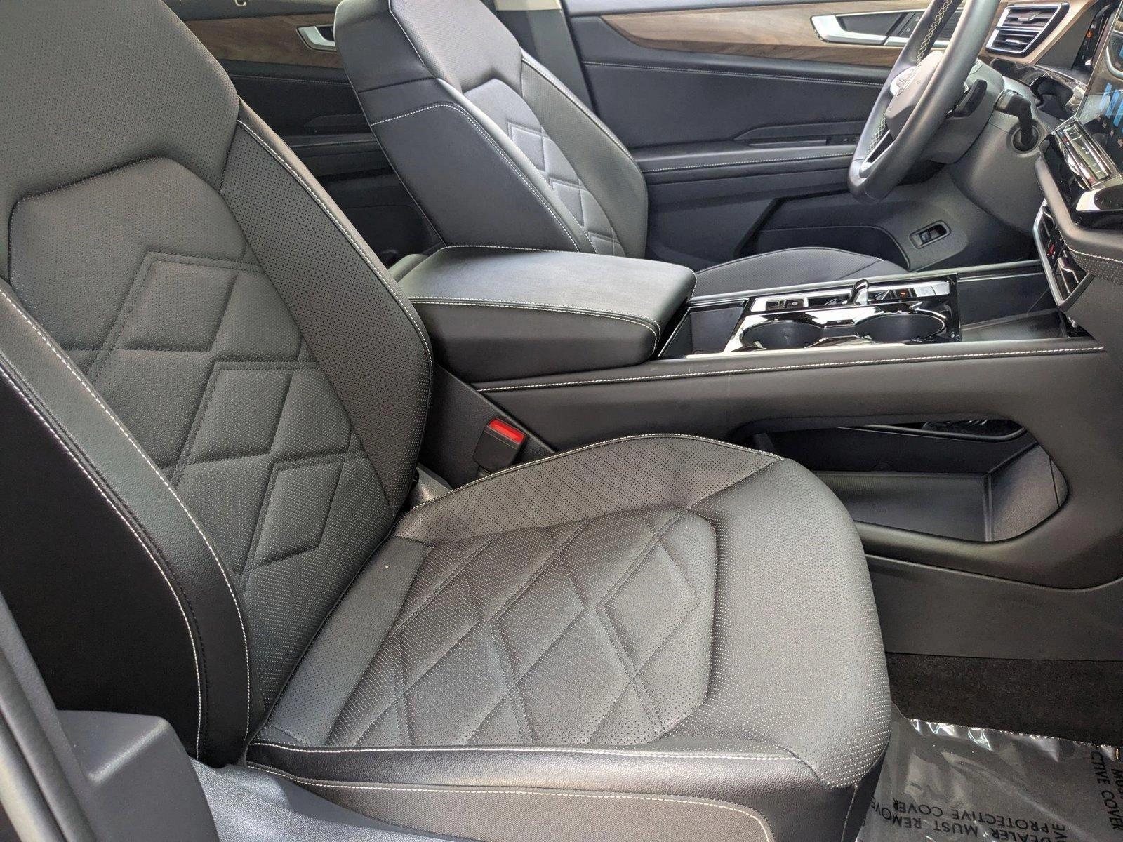 2024 Volkswagen Atlas Vehicle Photo in Wesley Chapel, FL 33544