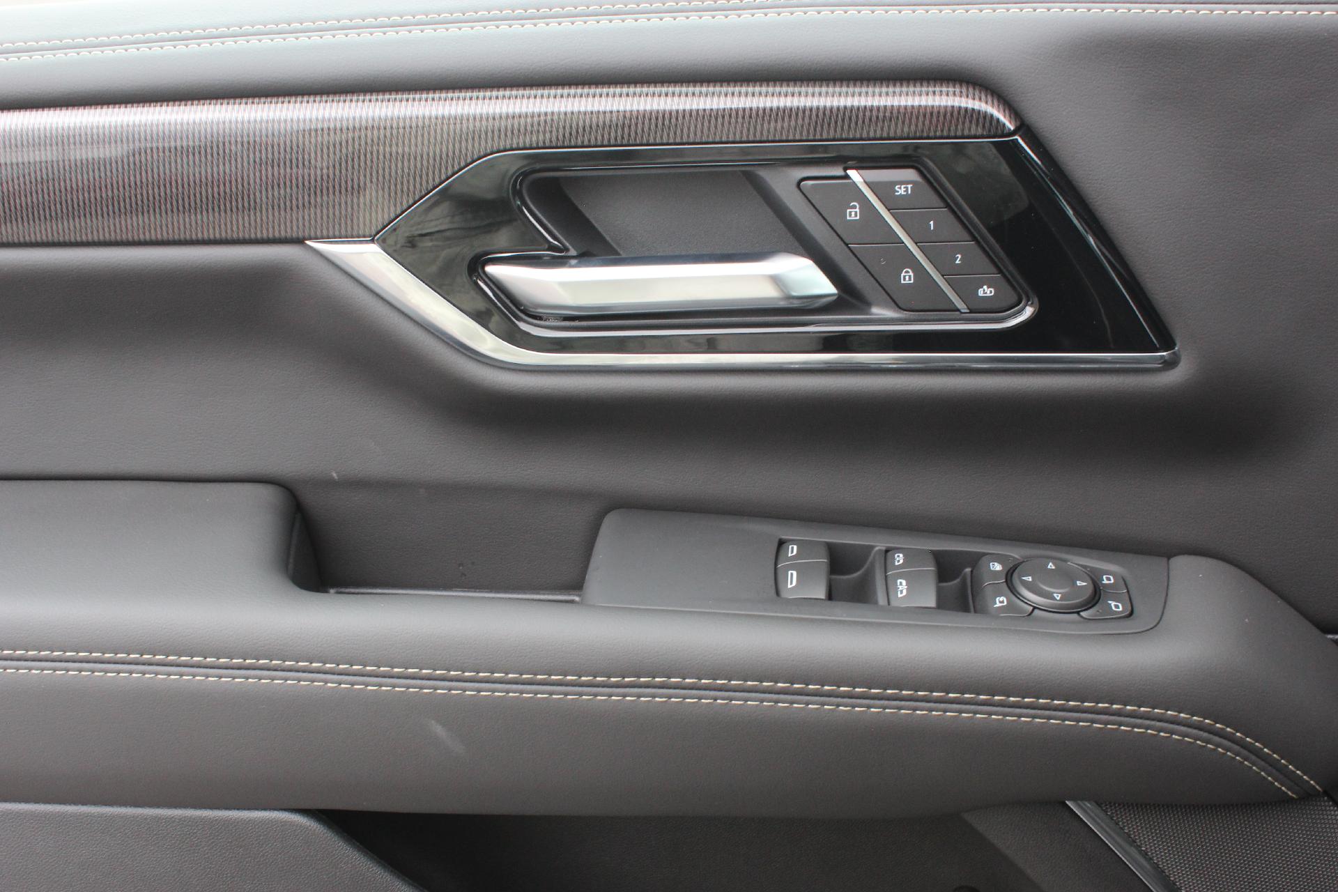 2025 GMC Yukon Vehicle Photo in AURORA, CO 80012-4011