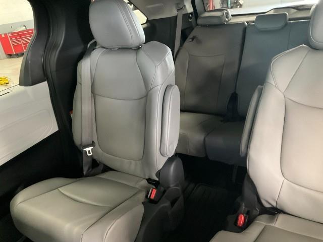 2025 Toyota Sienna Vehicle Photo in Oshkosh, WI 54904