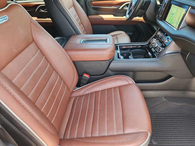 2023 GMC Yukon XL Vehicle Photo in DENTON, TX 76210-9321