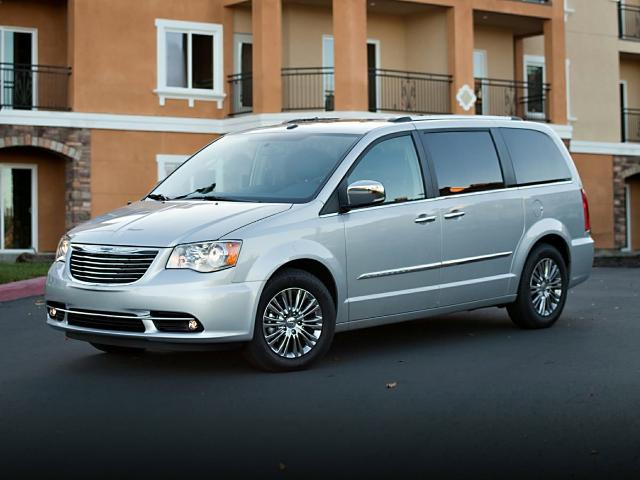 2016 Chrysler Town & Country Vehicle Photo in MEDINA, OH 44256-9631