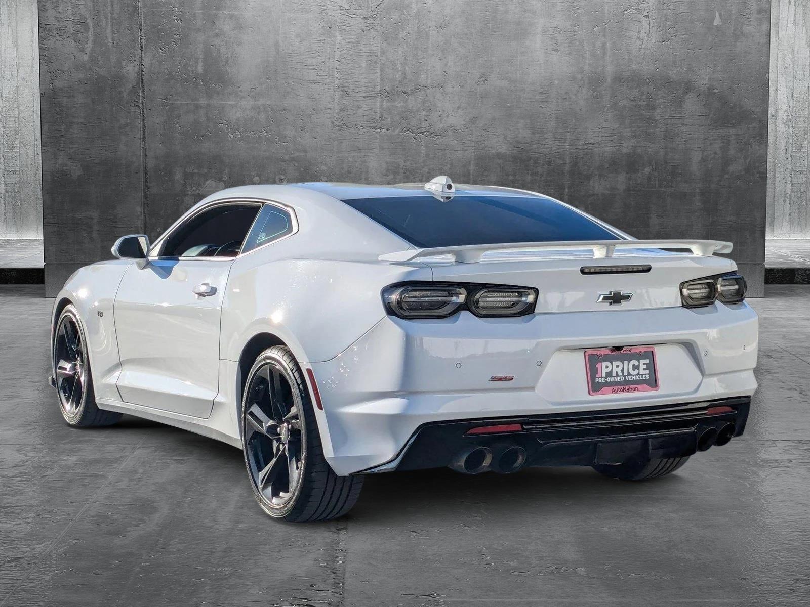 2021 Chevrolet Camaro Vehicle Photo in VALENCIA, CA 91355-1705