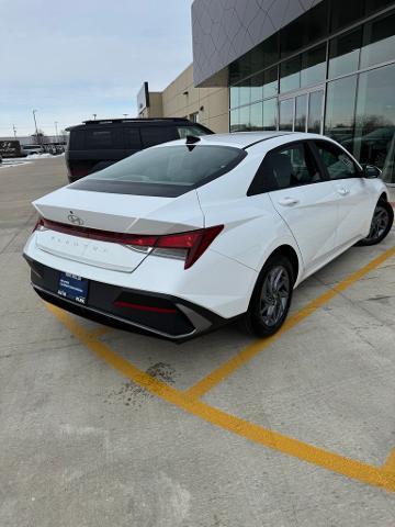 2024 Hyundai ELANTRA Vehicle Photo in Peoria, IL 61615