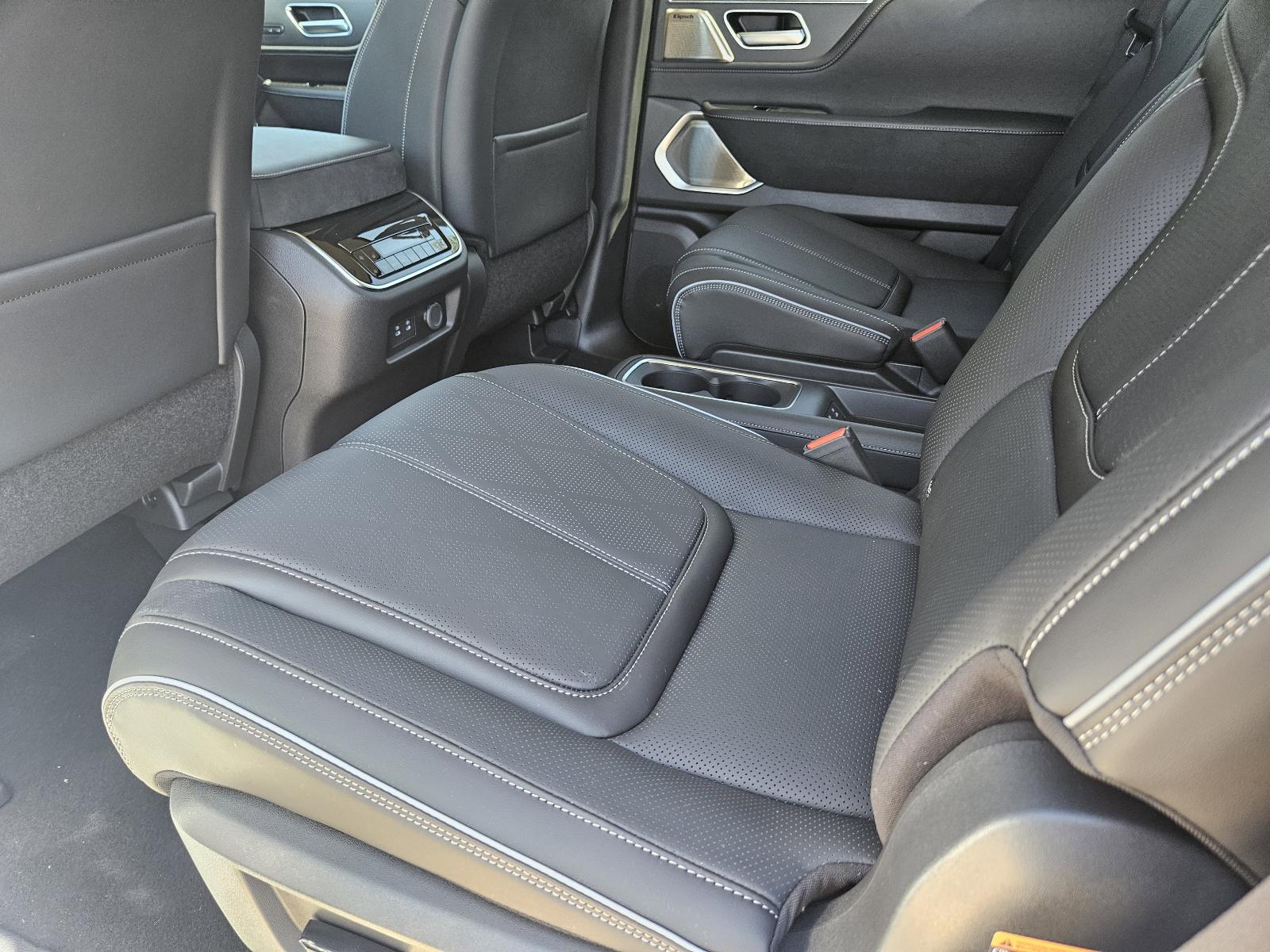 2025 INFINITI QX80 Vehicle Photo in Fort Worth, TX 76132