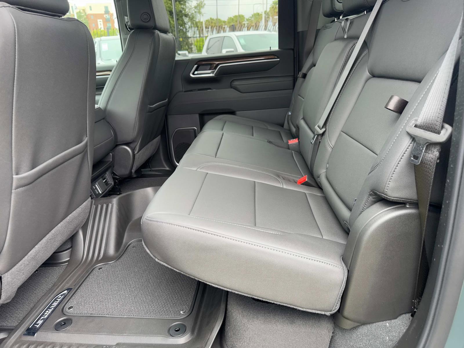 2025 Chevrolet Silverado 2500 HD Vehicle Photo in LOS ANGELES, CA 90007-3794