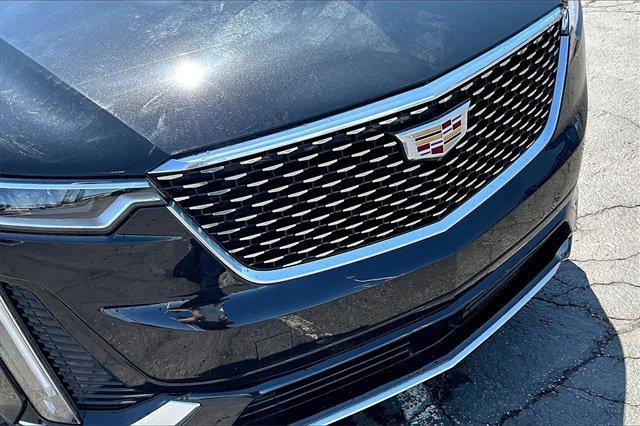 2022 Cadillac XT6 Vehicle Photo in TOPEKA, KS 66609-0000