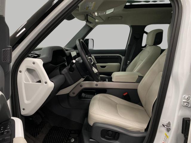 2024 Defender Vehicle Photo in Appleton, WI 54913