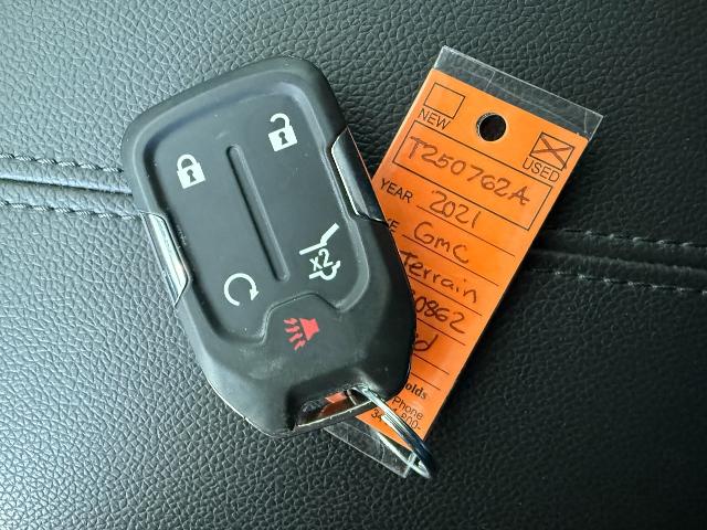 2021 GMC Terrain Vehicle Photo in Appleton, WI 54914