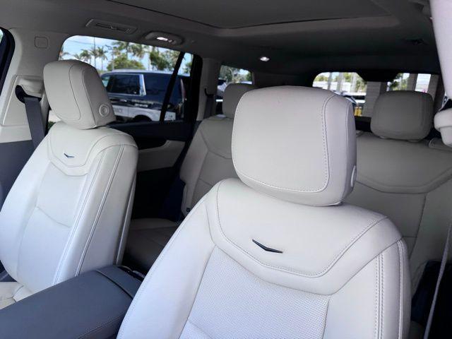 2025 Cadillac XT6 Vehicle Photo in DELRAY BEACH, FL 33483-3294
