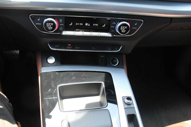 2024 Audi Q5 Vehicle Photo in HOUSTON, TX 77090