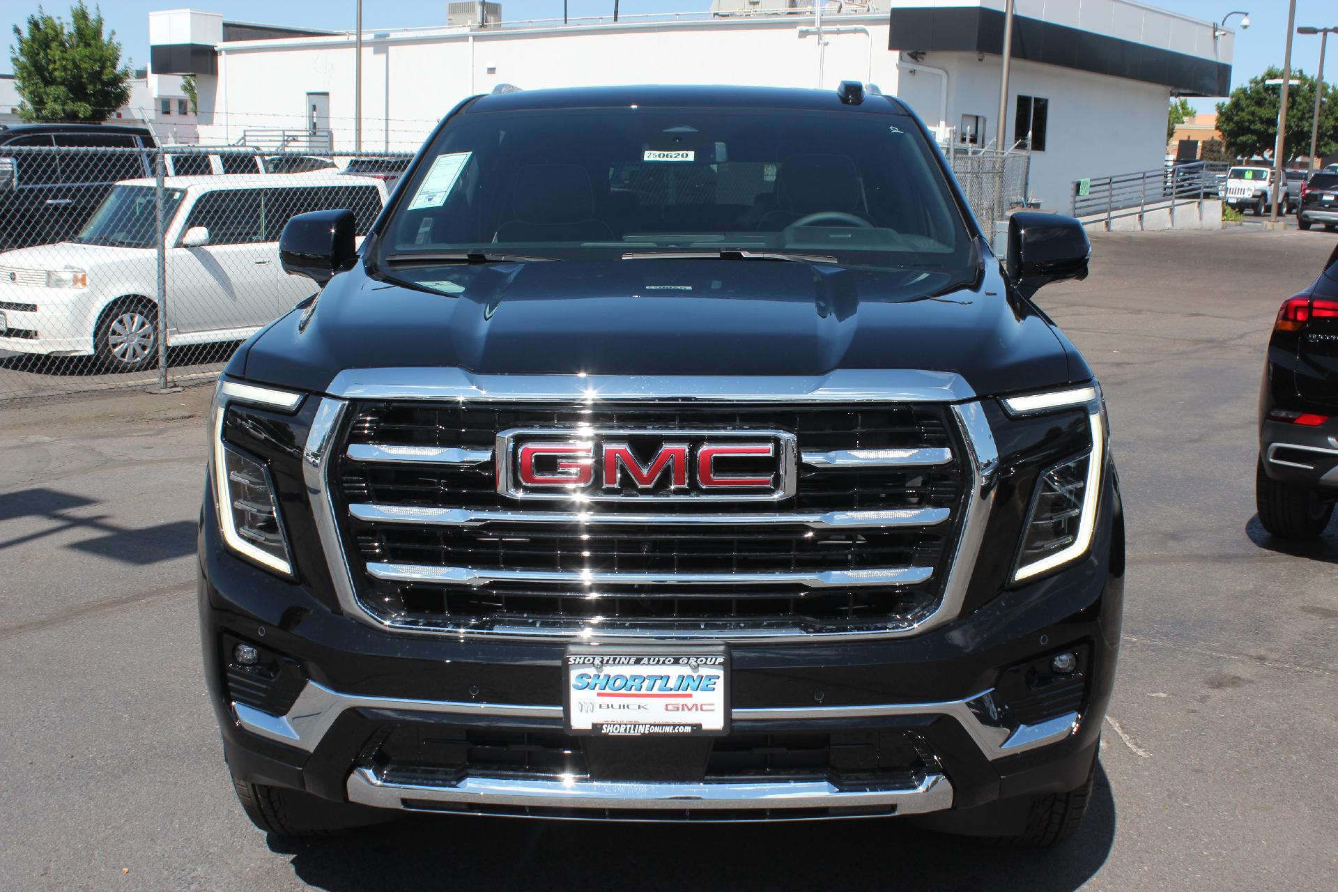 2025 GMC Yukon XL Vehicle Photo in AURORA, CO 80012-4011
