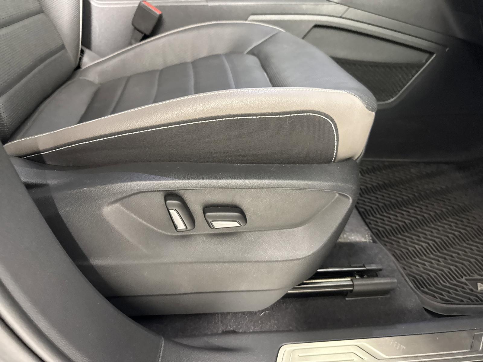 2020 Volkswagen Atlas Cross Sport Vehicle Photo in Georgetown, TX 78626