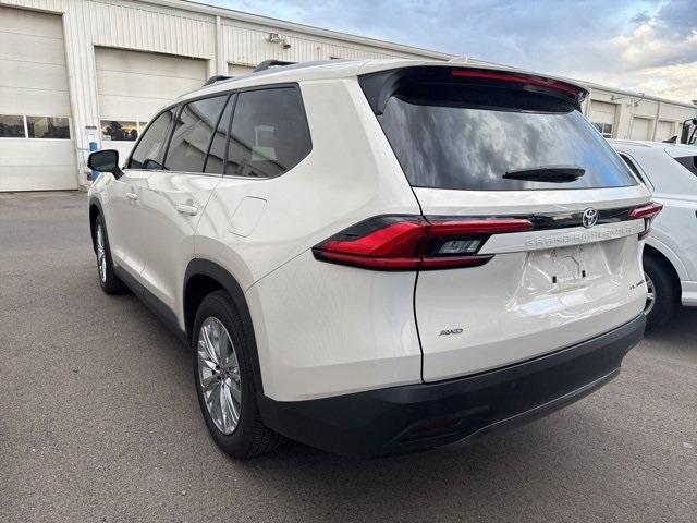 2024 Toyota Grand Highlander Vehicle Photo in ENGLEWOOD, CO 80113-6708