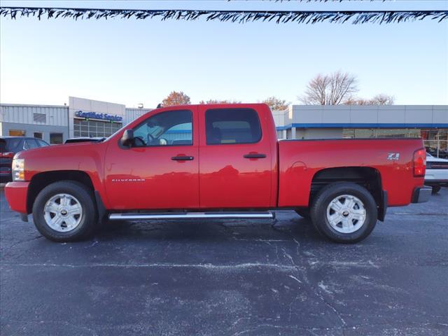 Used 2011 Chevrolet Silverado 1500 LT with VIN 3GCPKSE3XBG255535 for sale in Marion, IN