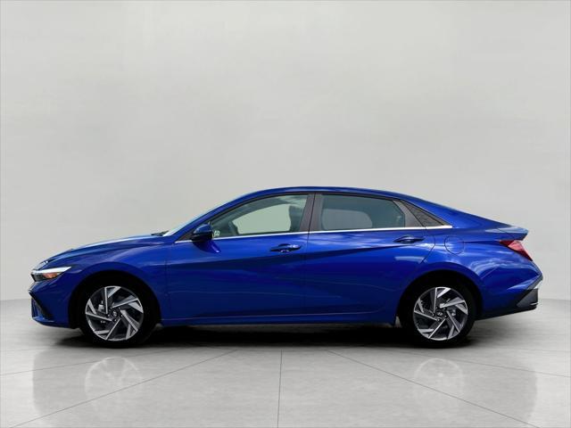 2025 Hyundai ELANTRA Vehicle Photo in Green Bay, WI 54304