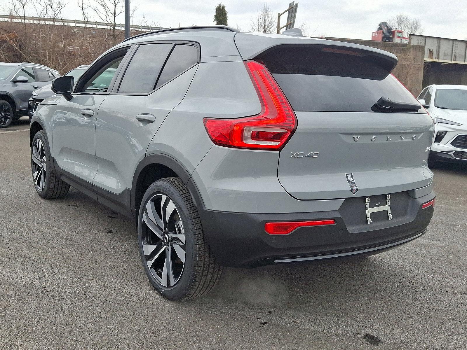 2025 Volvo XC40 Vehicle Photo in Trevose, PA 19053