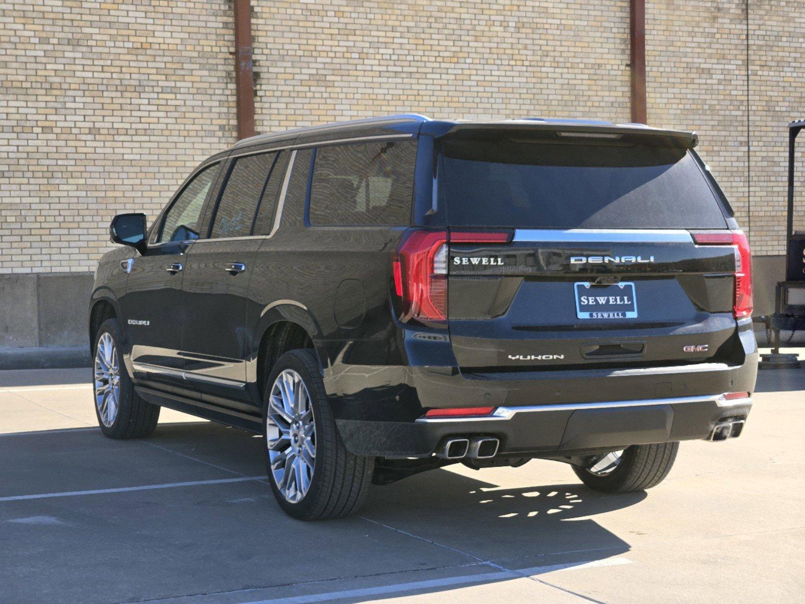 2025 GMC Yukon XL Vehicle Photo in DALLAS, TX 75209-3016