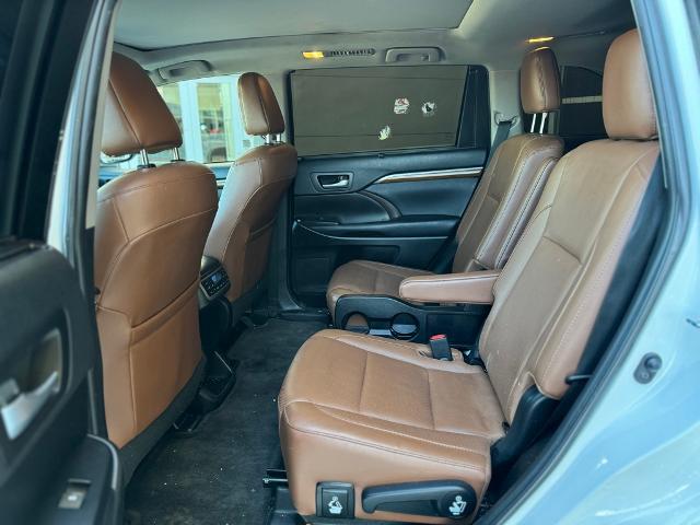 2019 Toyota Highlander Vehicle Photo in Grapevine, TX 76051