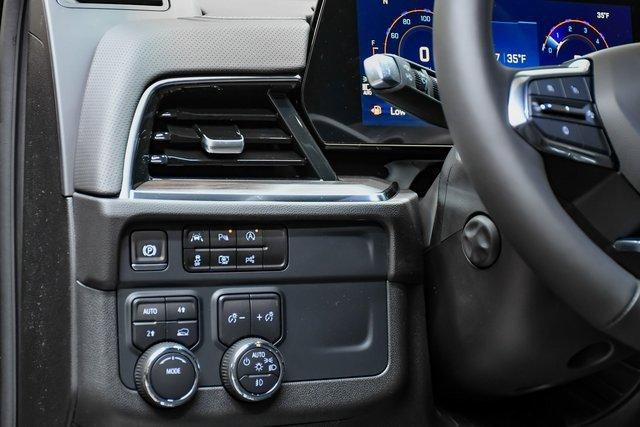 2025 Chevrolet Suburban Vehicle Photo in EVERETT, WA 98203-5662