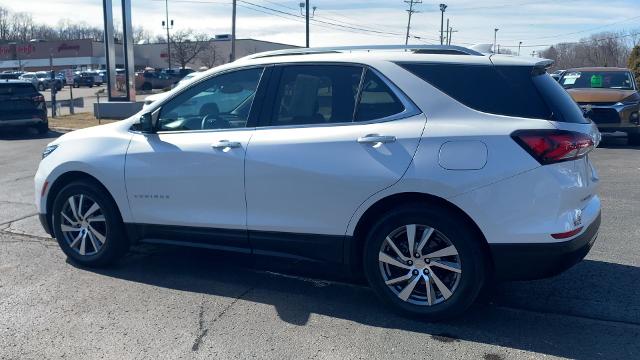 2022 Chevrolet Equinox Vehicle Photo in MOON TOWNSHIP, PA 15108-2571