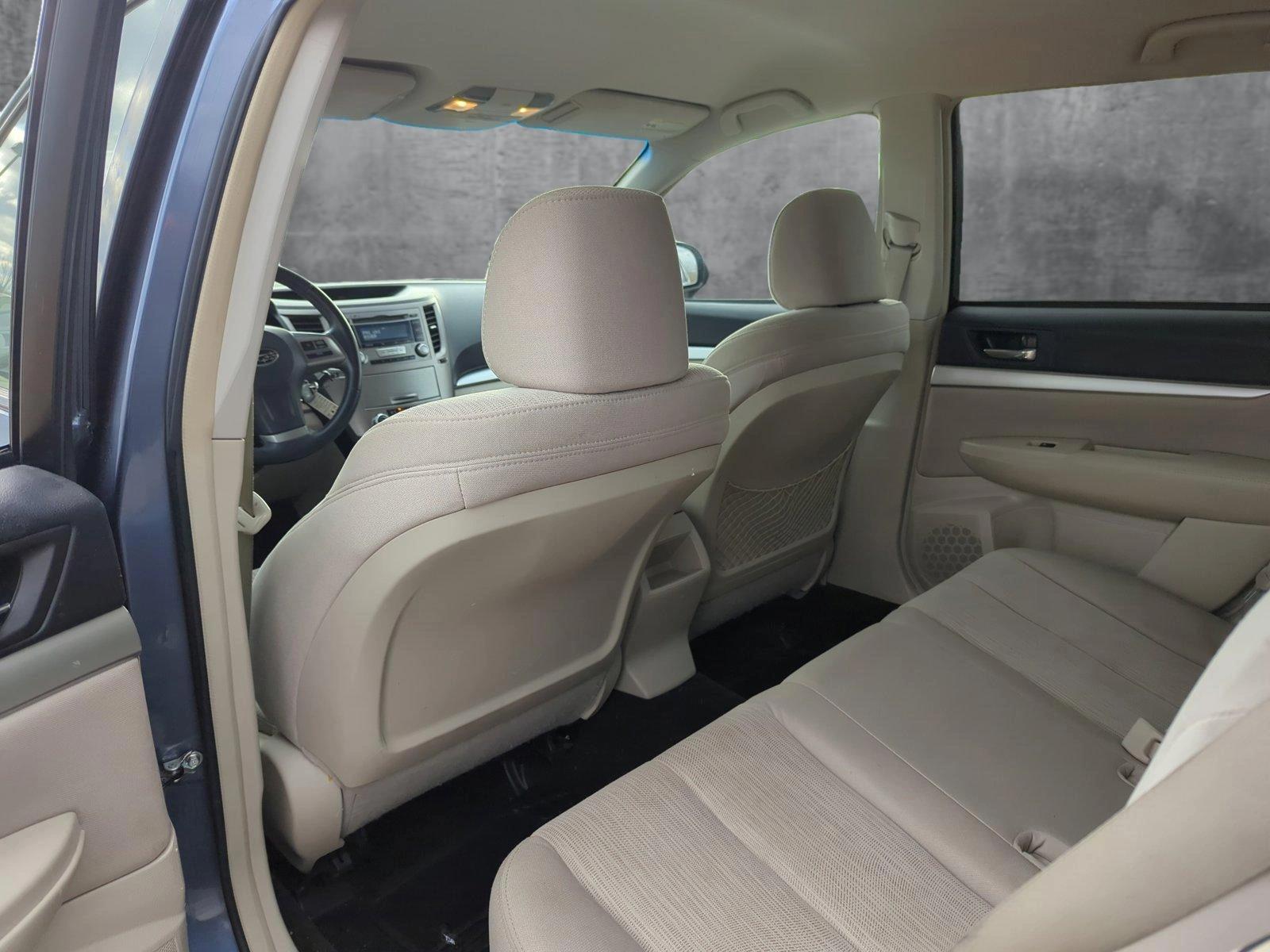 2013 Subaru Outback Vehicle Photo in Memphis, TN 38125