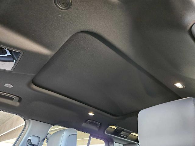 2025 Defender Vehicle Photo in AUSTIN, TX 78717