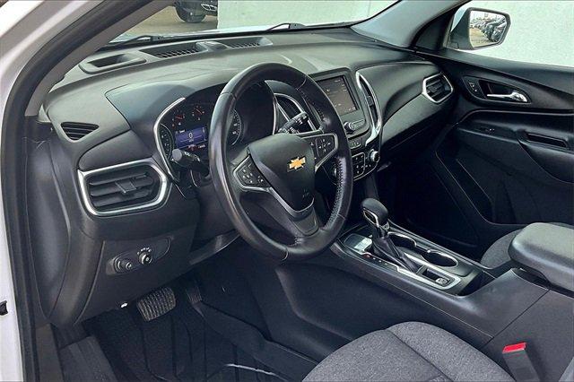 2022 Chevrolet Equinox Vehicle Photo in TOPEKA, KS 66609-0000