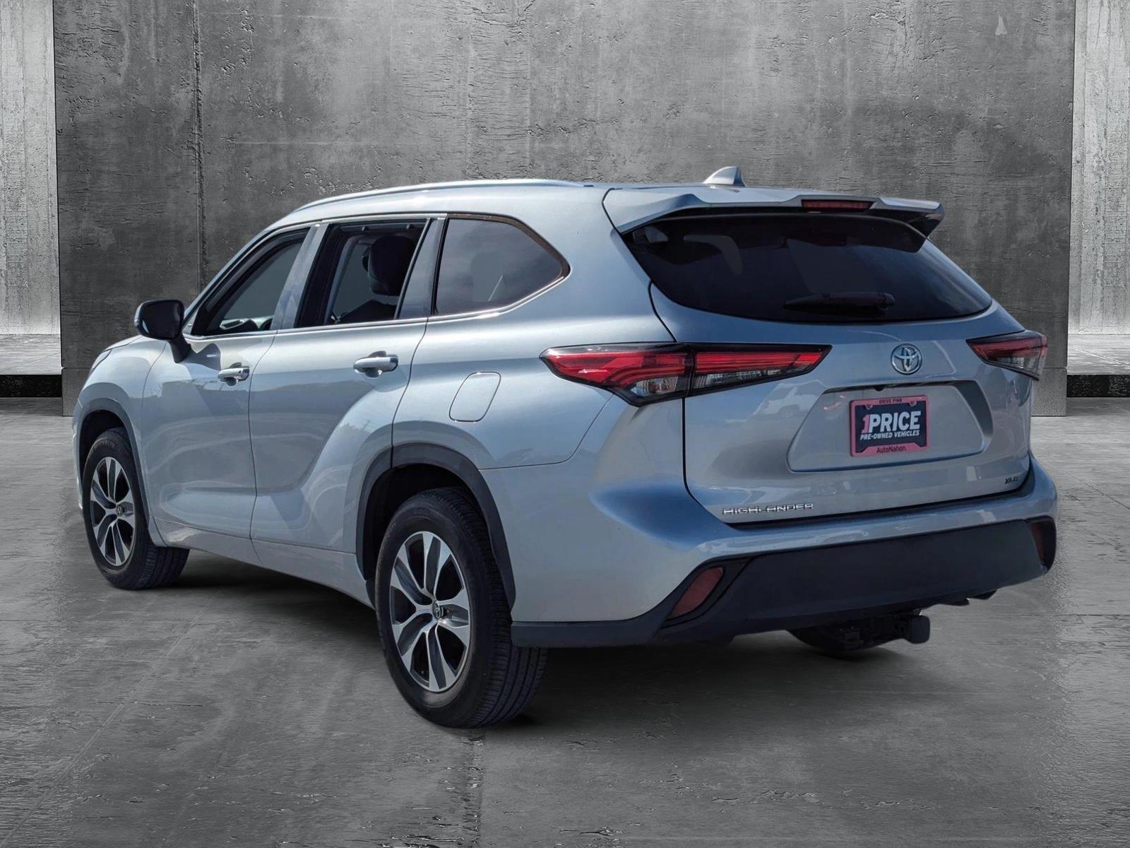 2021 Toyota Highlander Vehicle Photo in Ft. Myers, FL 33907