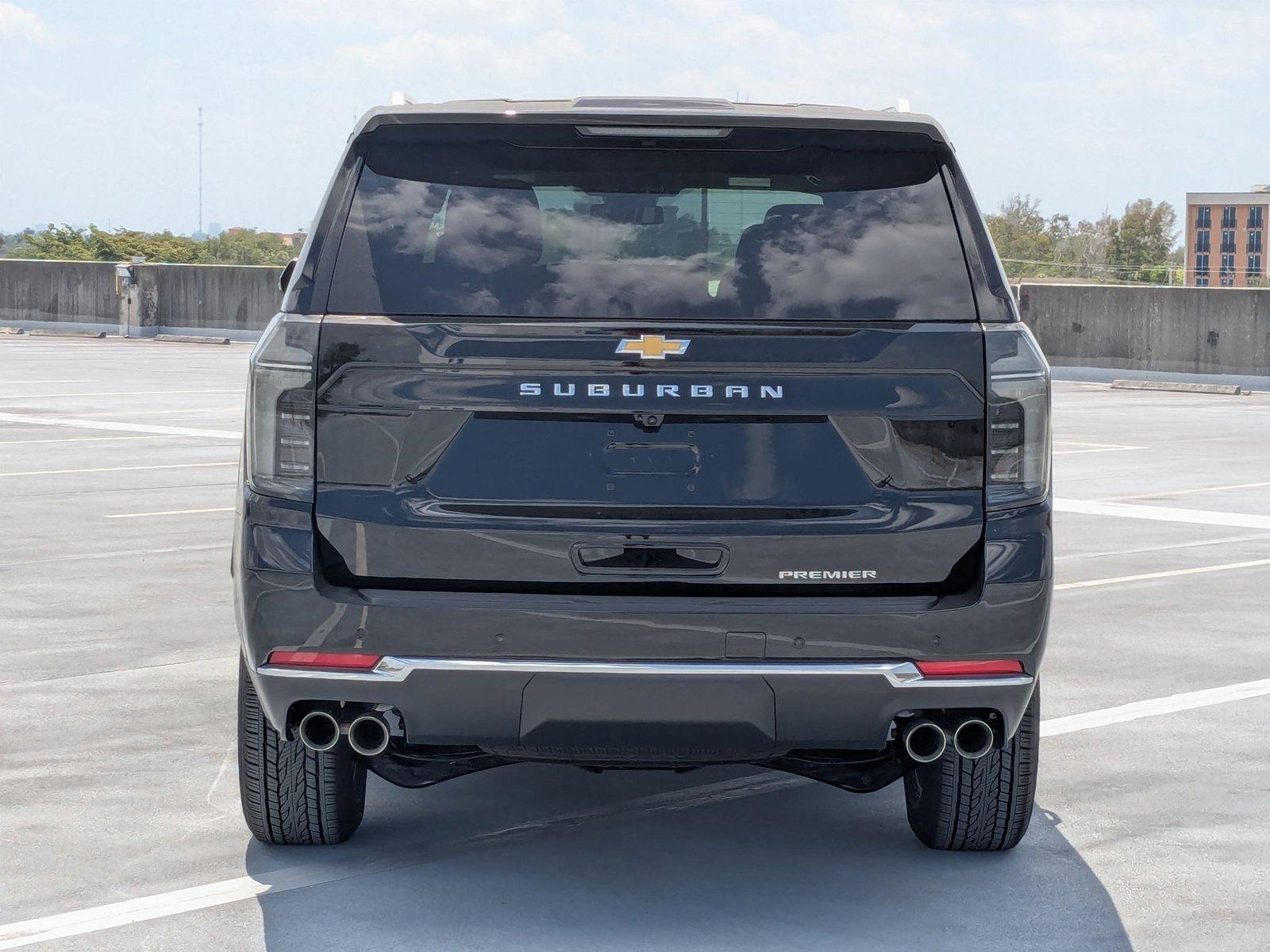 2025 Chevrolet Suburban Vehicle Photo in PEMBROKE PINES, FL 33024-6534