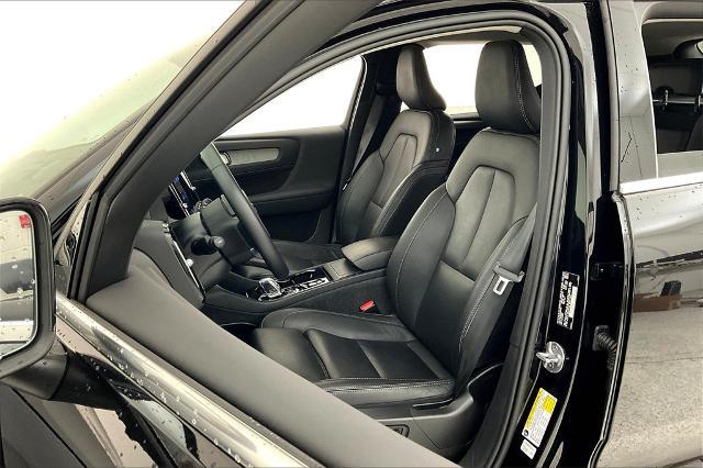 2024 Volvo XC40 Vehicle Photo in Grapevine, TX 76051