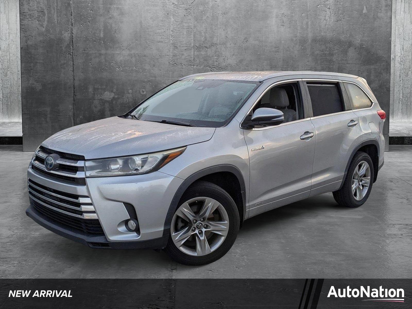 2017 Toyota Highlander Vehicle Photo in PEMBROKE PINES, FL 33024-6534