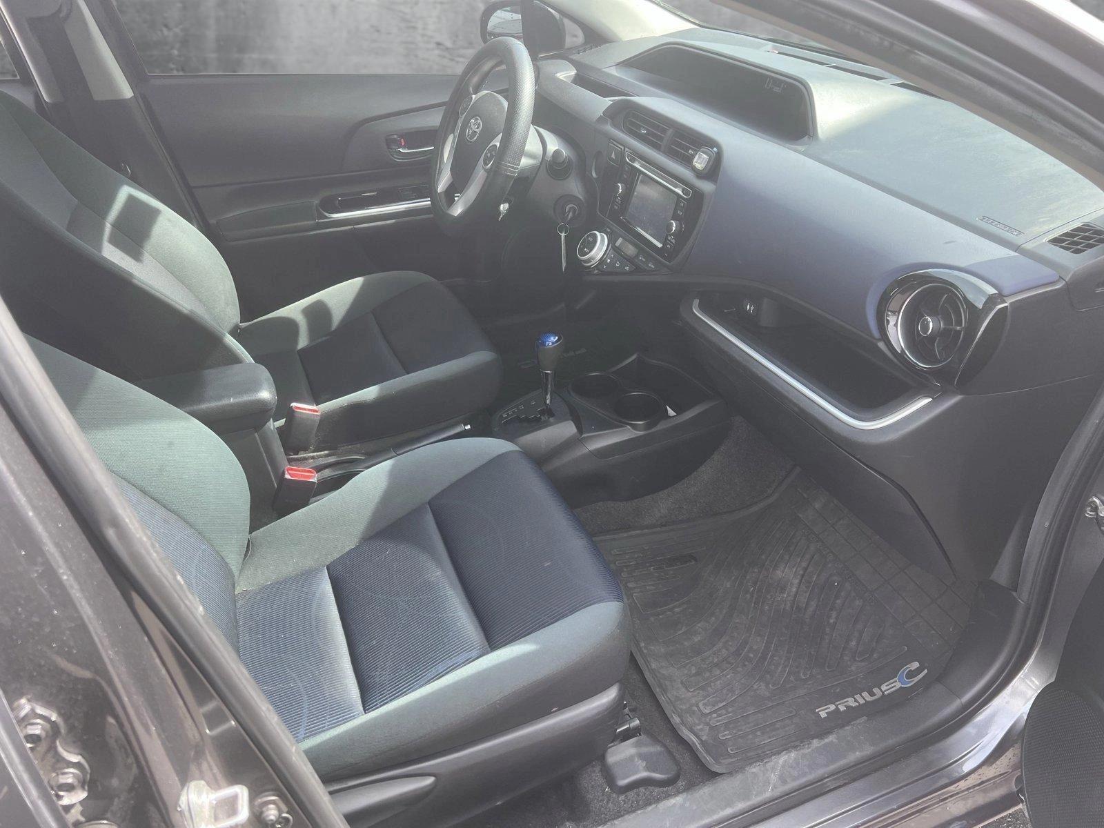 2015 Toyota Prius c Vehicle Photo in VALENCIA, CA 91355-1705