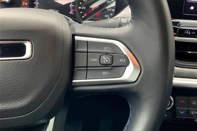 2022 Jeep Compass Vehicle Photo in TOPEKA, KS 66609-0000
