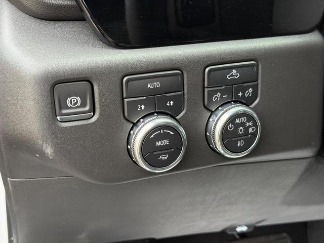 2025 GMC Sierra 1500 Vehicle Photo in COLUMBIA, MO 65203-3903