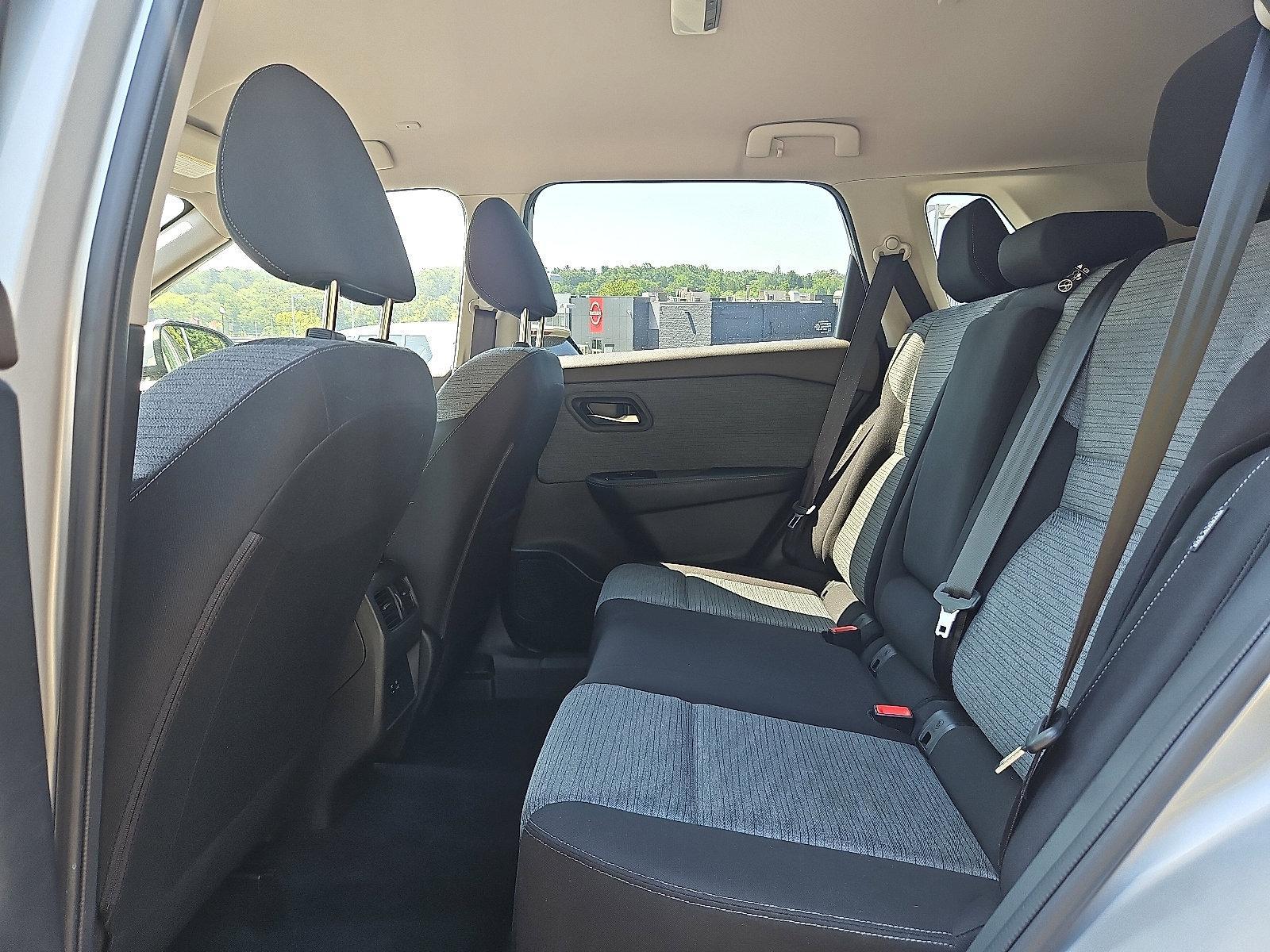 2023 Nissan Rogue Vehicle Photo in Jenkintown, PA 19046